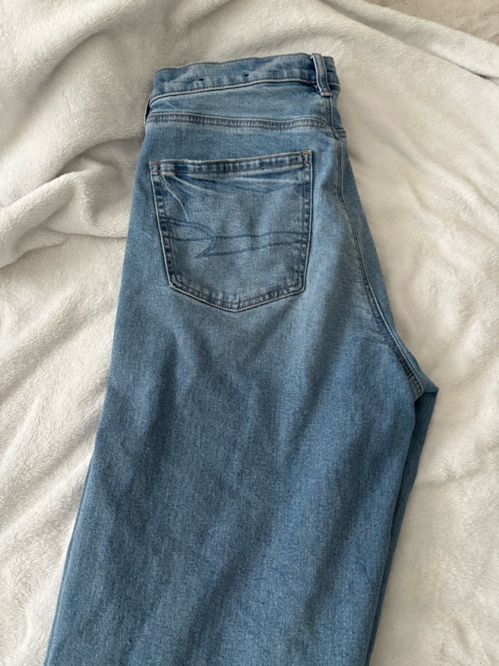 American Eagle Strigid High Rise Baggy Straight - Picture 2 of 4